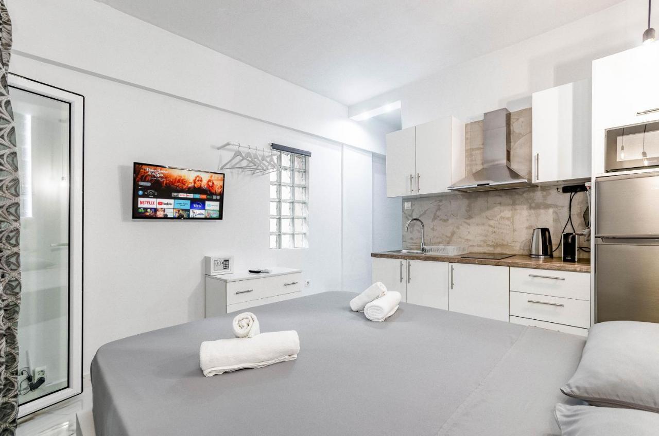 Lux Studio 11 With Yard In The Heart Of Athens Lejlighed Eksteriør billede
